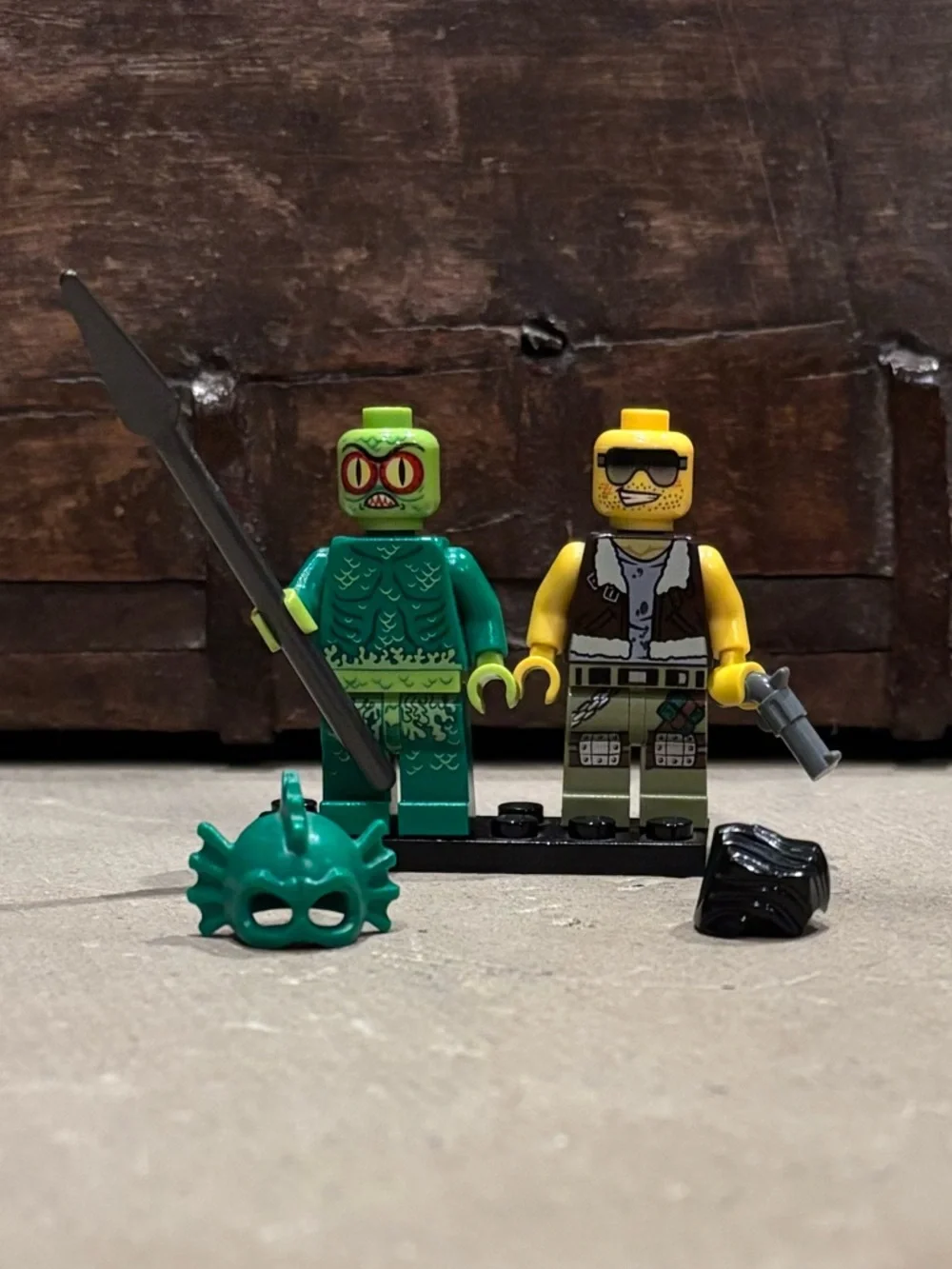Lego Monster Fighters: 9461 The Swamp Creature and Frank Rock Minifigures - Picture 3 of 5